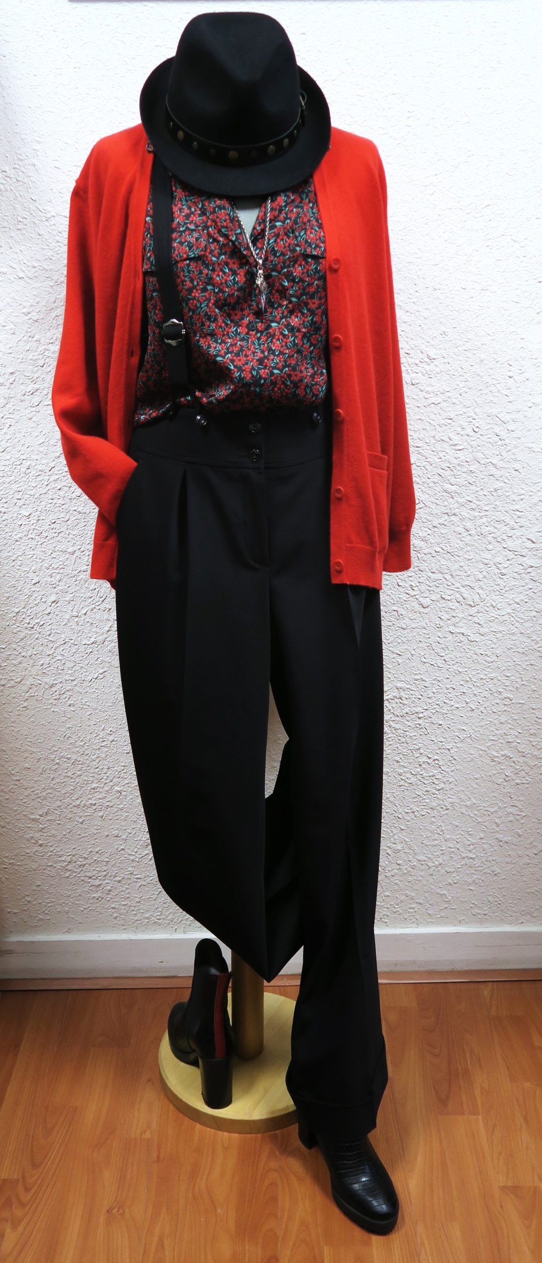 Veste + pantalon rouge et noir femme